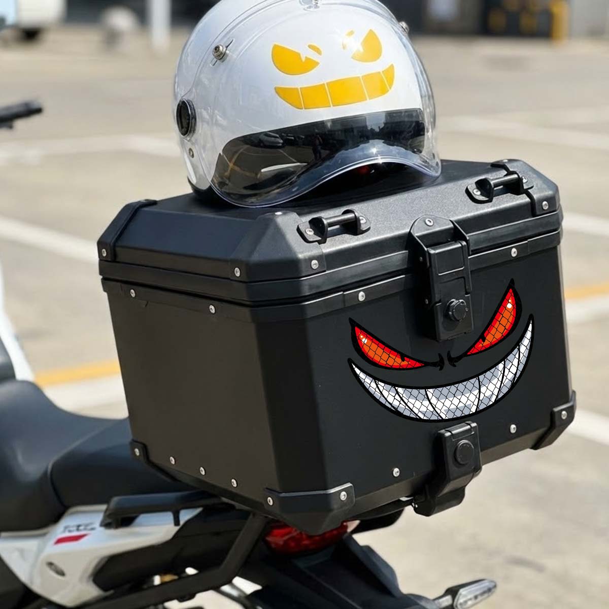 JDM Demon Eyes Gengar Adesivi  - Scooter Helmet Set recensione e prezzo